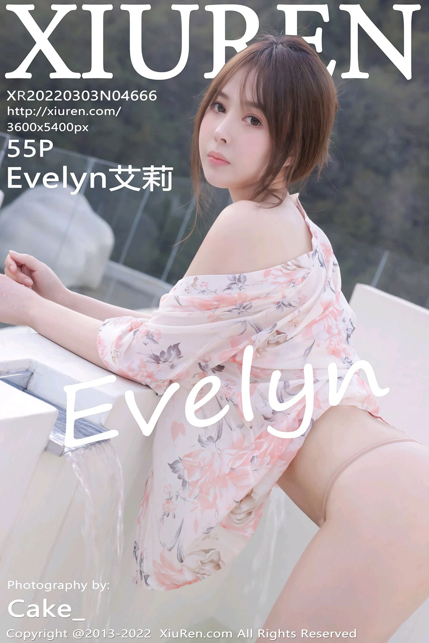 [XiuRen秀人网]VOL.4666 女神Evelyn艾莉海南岛旅拍淡色花纹上衣半撩秀翘臀惹火诱惑写真55P-秀人网官方网站